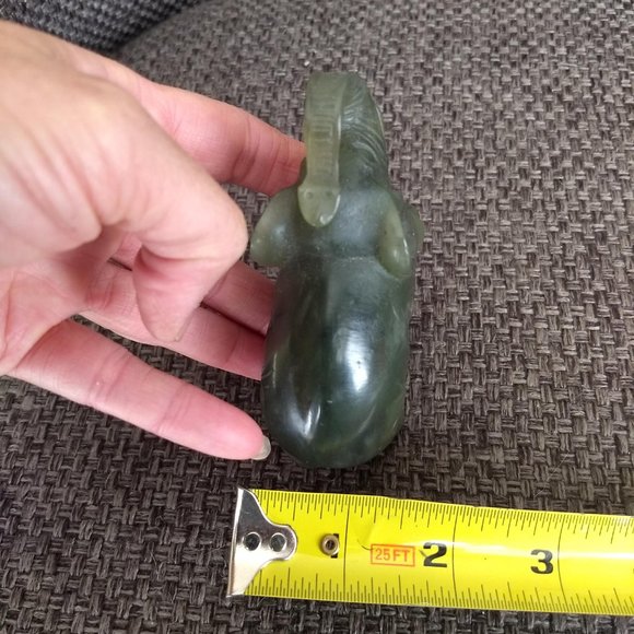 RARE Vintage 70s hand carved elephant figurine in nephrite jade - Picture 9 of 9